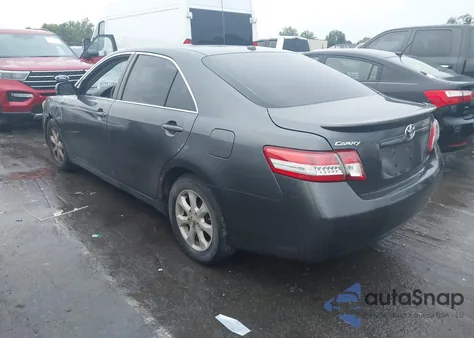 2011 Toyota Camry Se/Le/Xle z USA, uszkodzony, nr VIN 4T1BF3EK7BU686113
